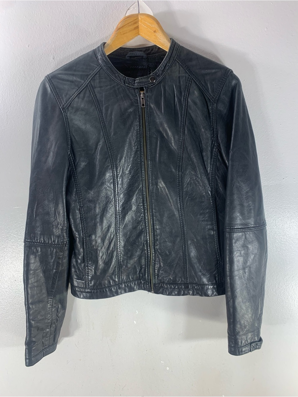 Vintage Black leather moto  jacket fitted biker style suze 38